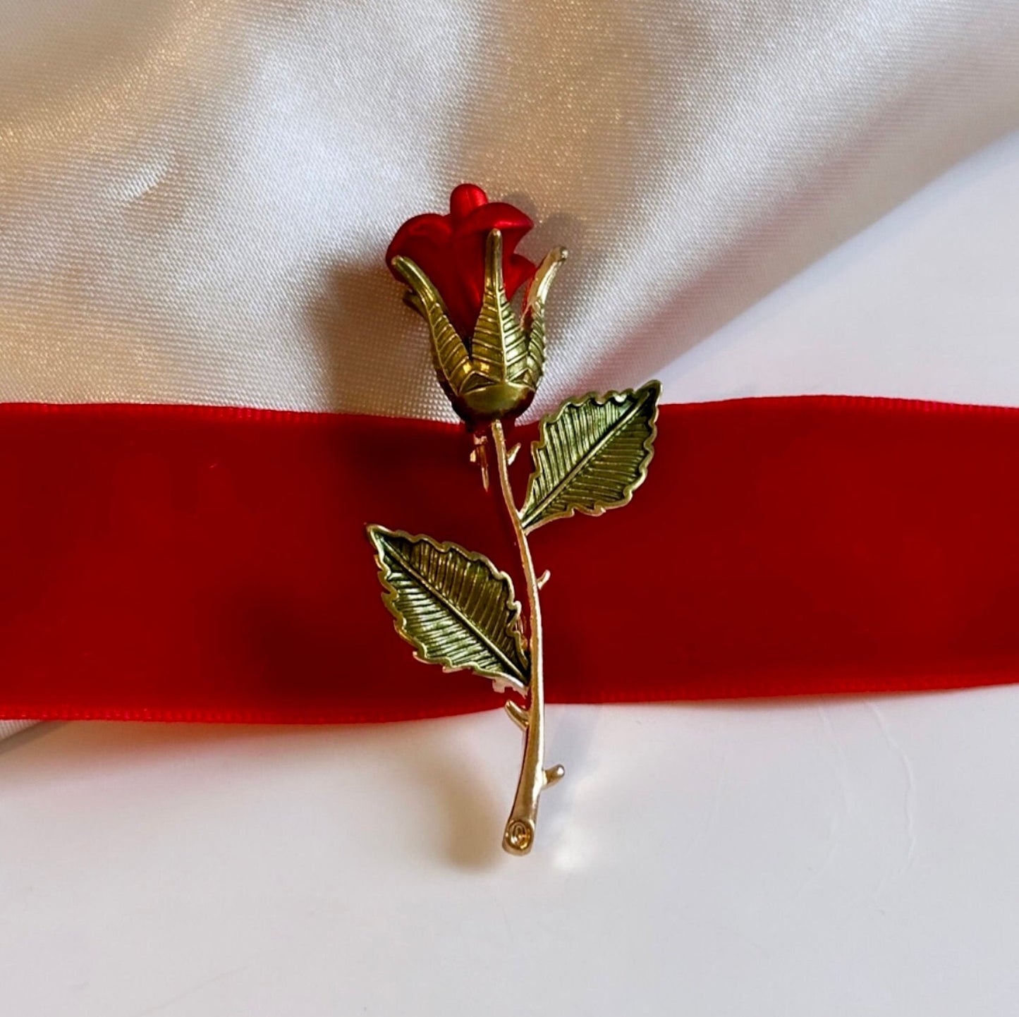 Red Rose Choker, Rose Choker Necklace, Red Velvet Choker, Velvet Ribbon Choker, Goth Rose Jewelry, Romantic Necklace, Red Flower Necklace
