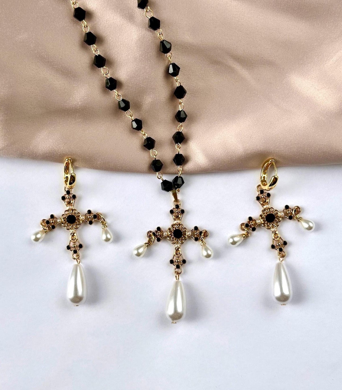 Tudor Cross Necklace, Renaissance Cross Necklace, Medieval Cross Necklace, Goth Cross Necklace, Pearl Cross Necklace, Halloween Necklace