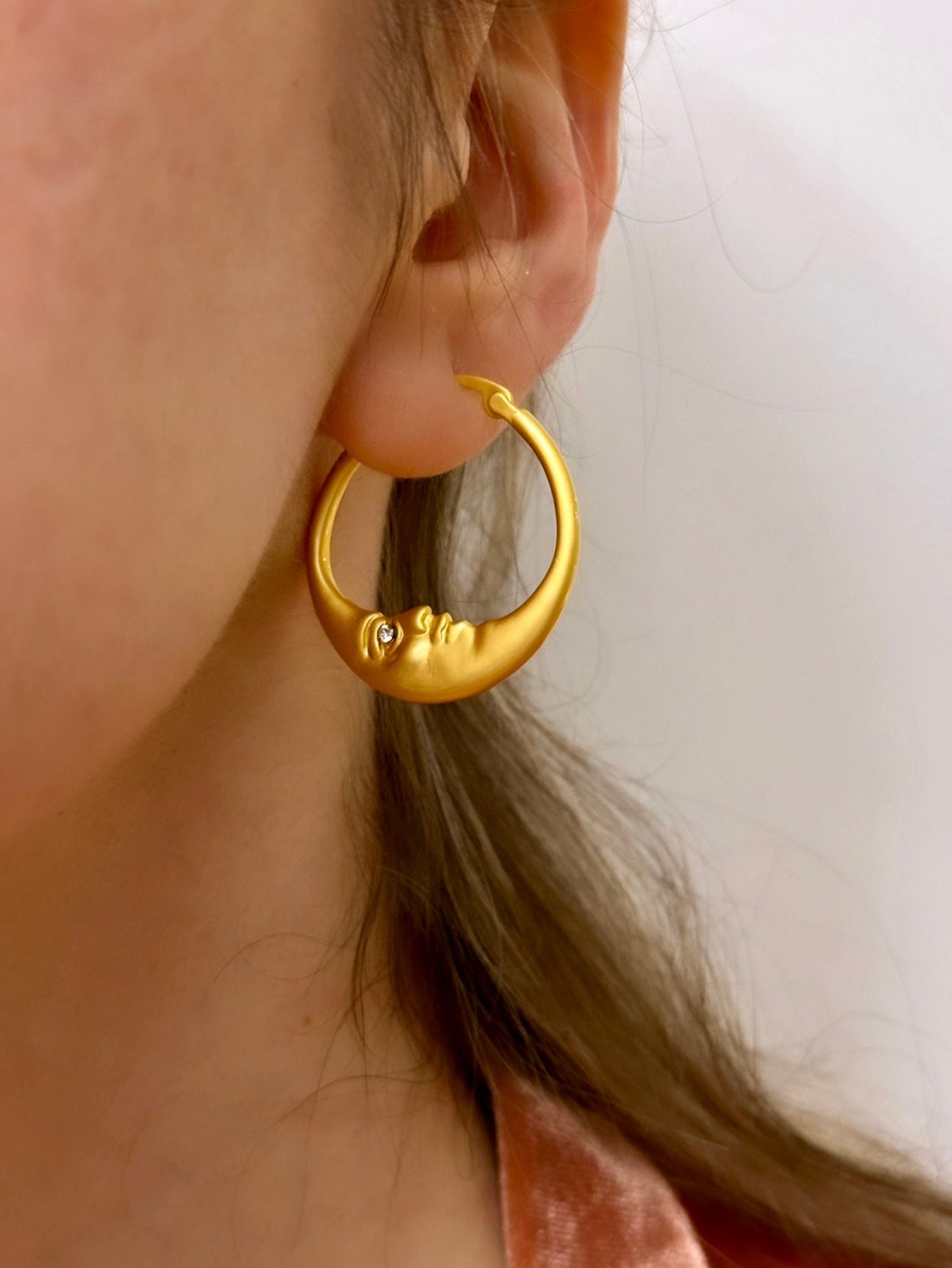 Moon Crescent Hoop Earrings, Gold Moon Hoops, Moon Face Earrings, Moon Crescent Earrings, Gold Moon Hoop Earrings, Celestial Hoop Earrings