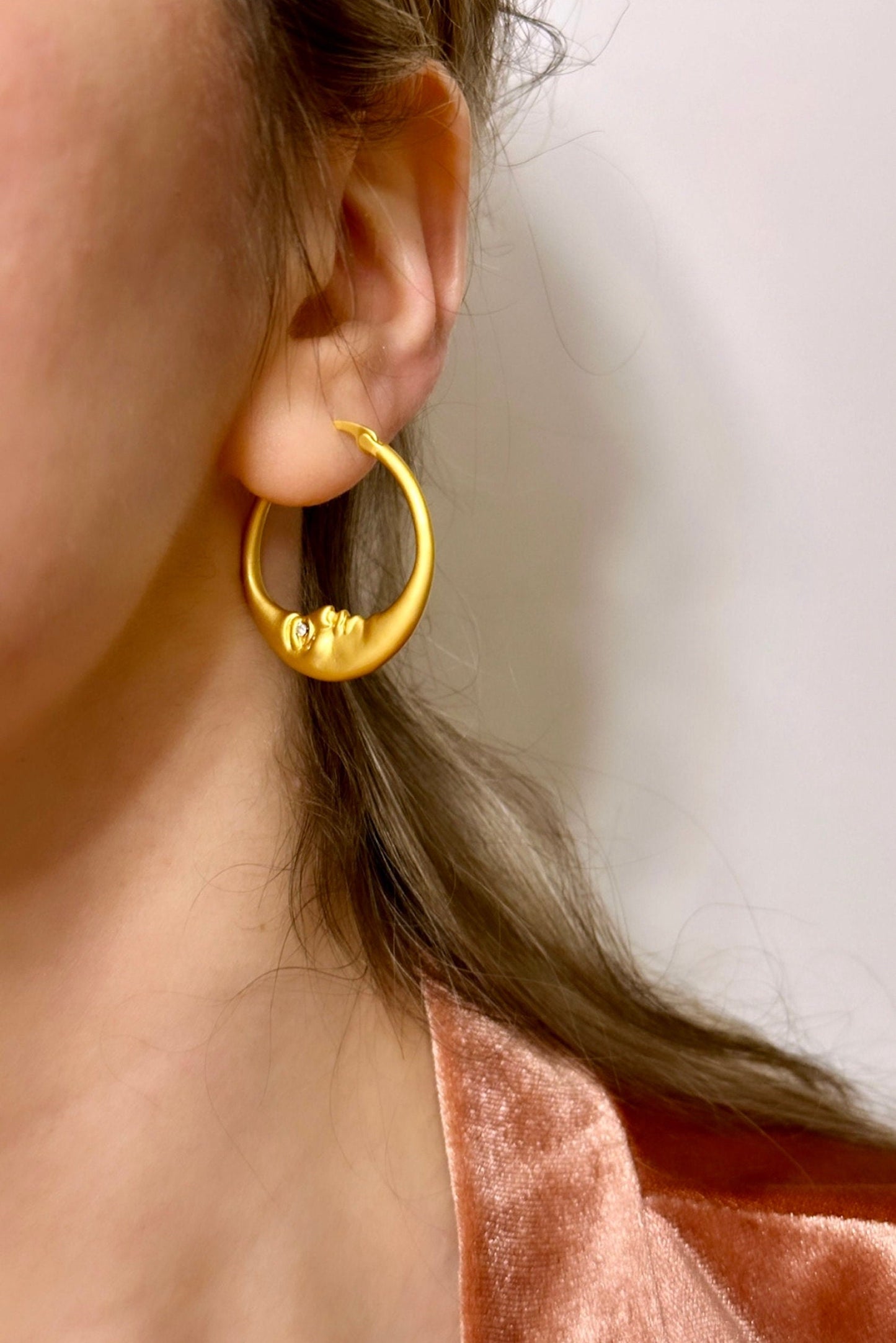 Moon Crescent Hoop Earrings, Gold Moon Hoops, Moon Face Earrings, Moon Crescent Earrings, Gold Moon Hoop Earrings, Celestial Hoop Earrings