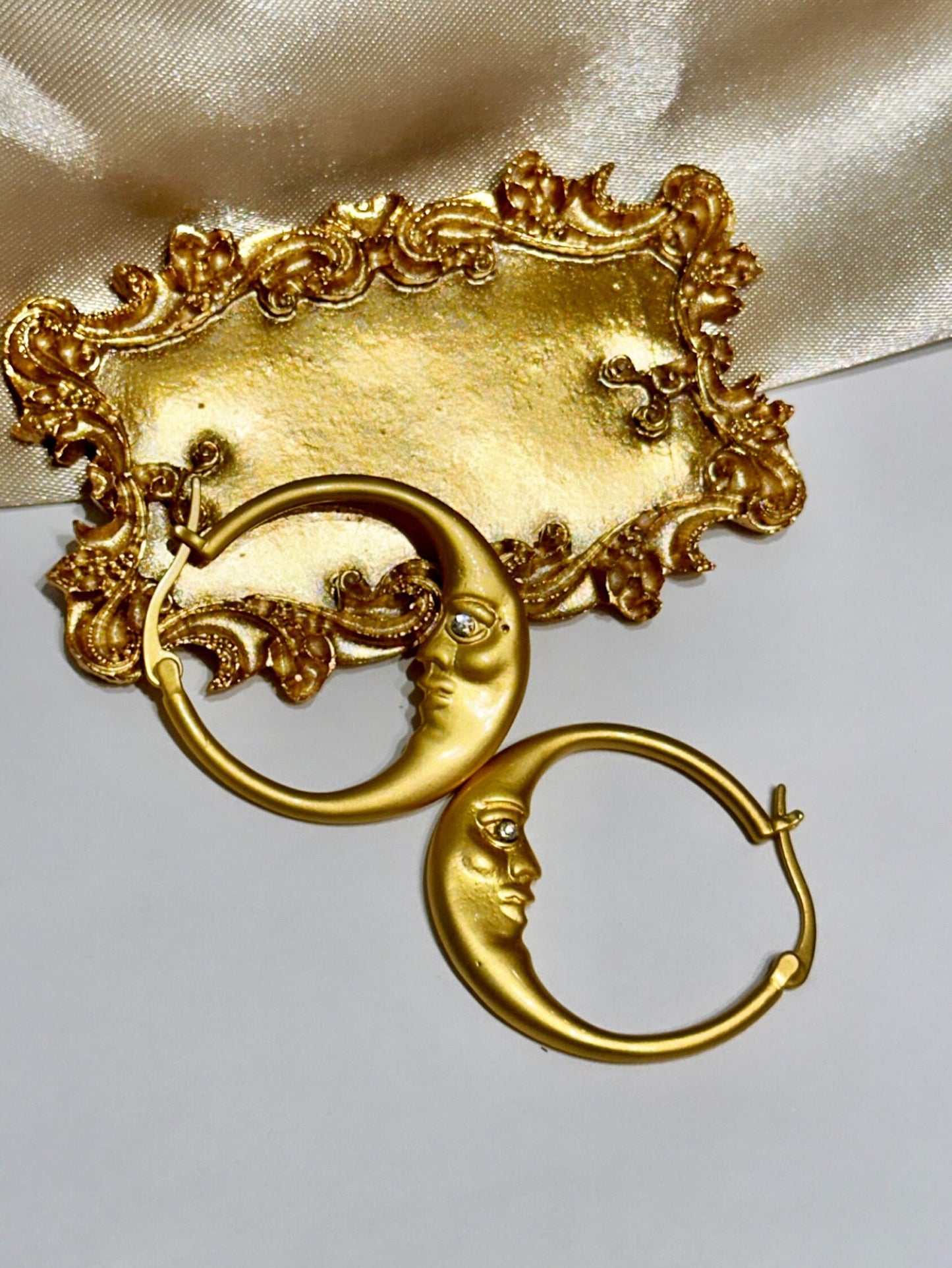 Moon Crescent Hoop Earrings, Gold Moon Hoops, Moon Face Earrings, Moon Crescent Earrings, Gold Moon Hoop Earrings, Celestial Hoop Earrings