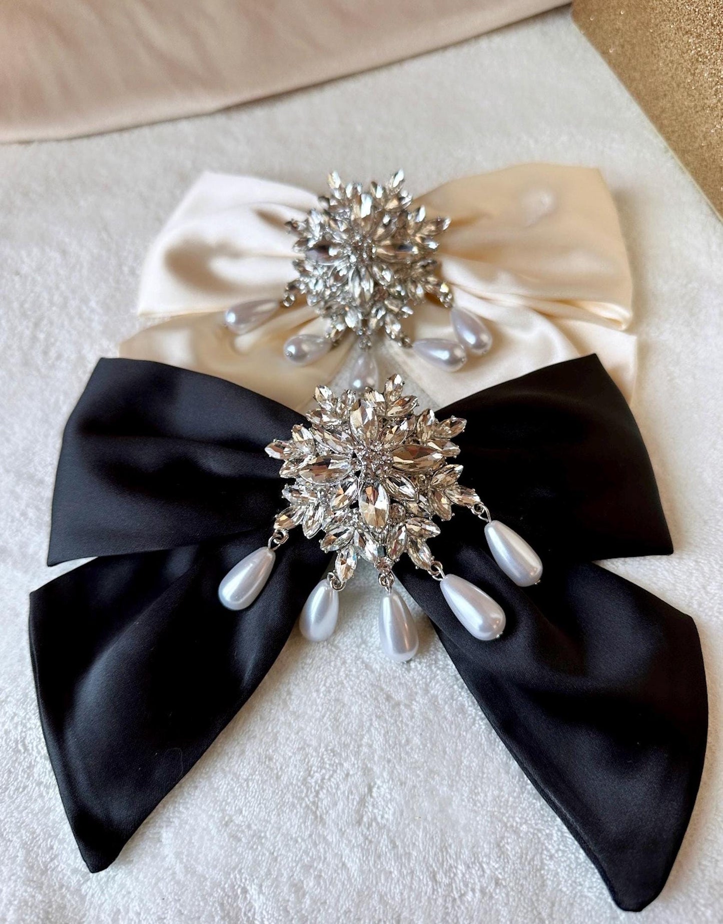 Christmas Hair Bow Clip, Snowflake Hair Bow, Black Christmas Bow, Black Satin Hair Bow, Festive Hair Bow, Snowflake Hair Clips