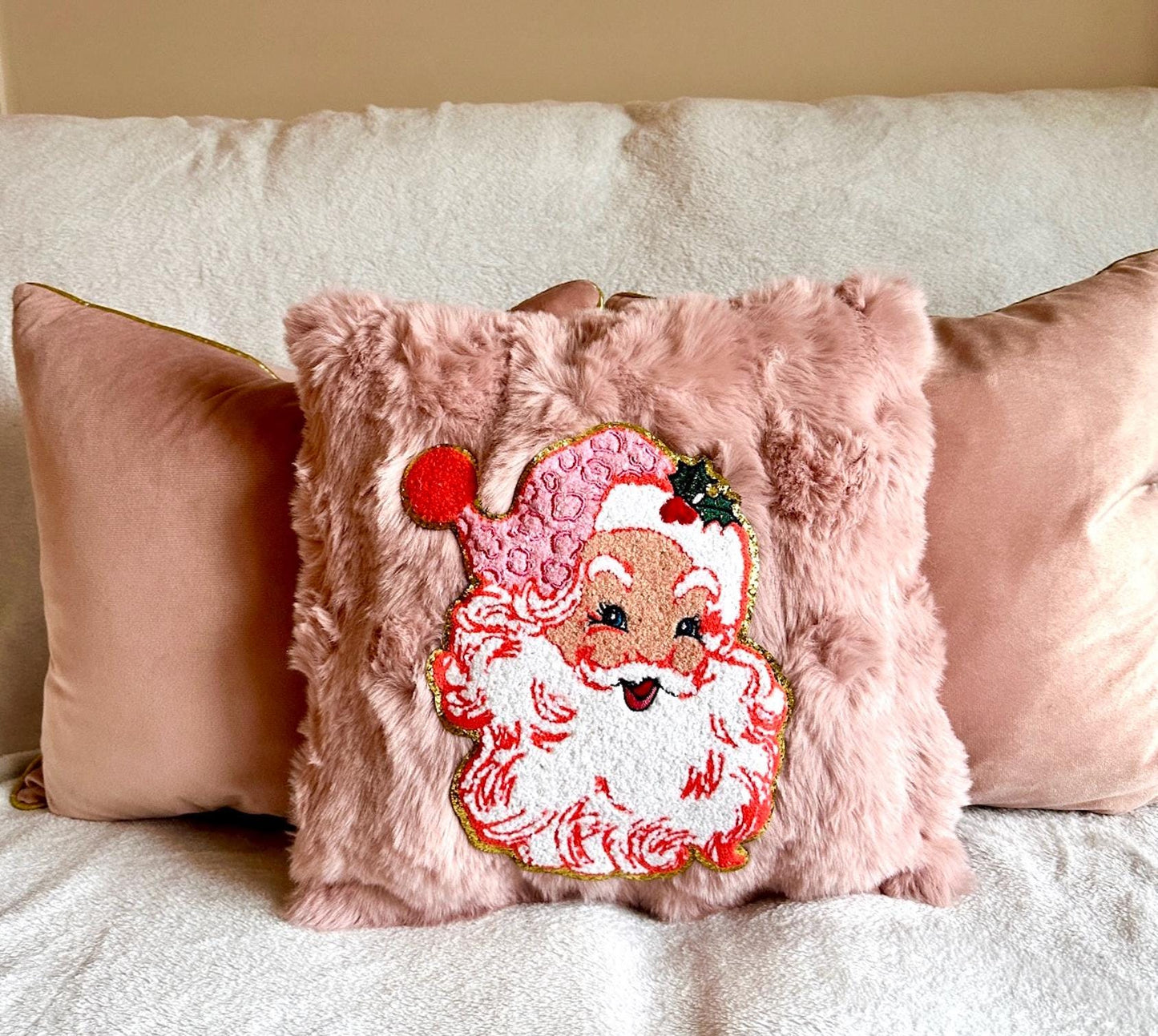 Retro Santa Pillow, Pink Santa Pillow, Faux Fur Christmas Pillow, Merry Pillow, Coquette Christmas Pillow, Pink Christmas Decor Home Decor