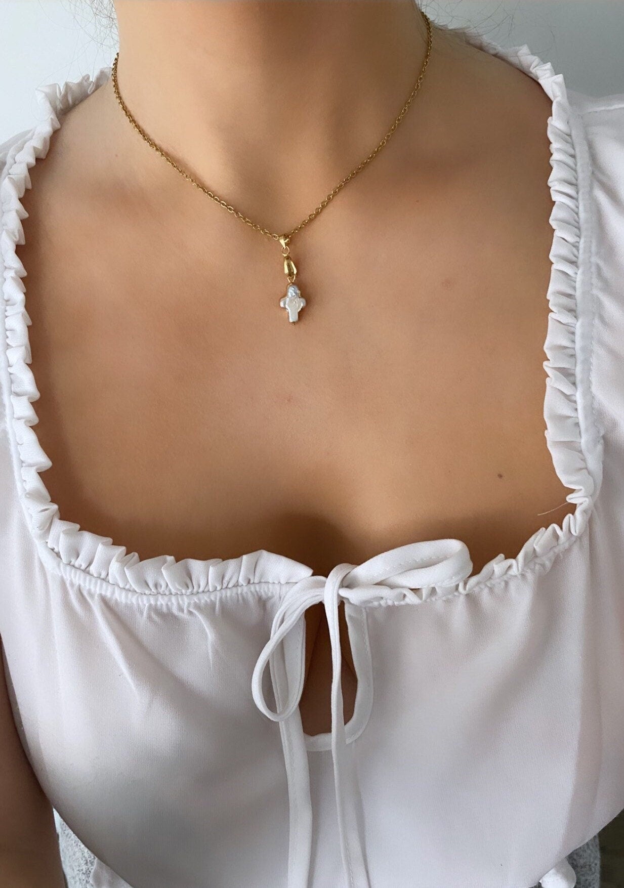 Shell Pendant, Cross Pendant, Pearl Cross Necklace, Shell Cross Necklace, Gold Cross Pendant, Mother Of Pearl Pendant, Tiny Cross Necklace