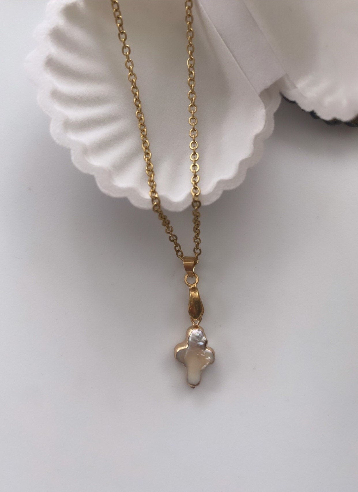 Shell Pendant, Cross Pendant, Pearl Cross Necklace, Shell Cross Necklace, Gold Cross Pendant, Mother Of Pearl Pendant, Tiny Cross Necklace