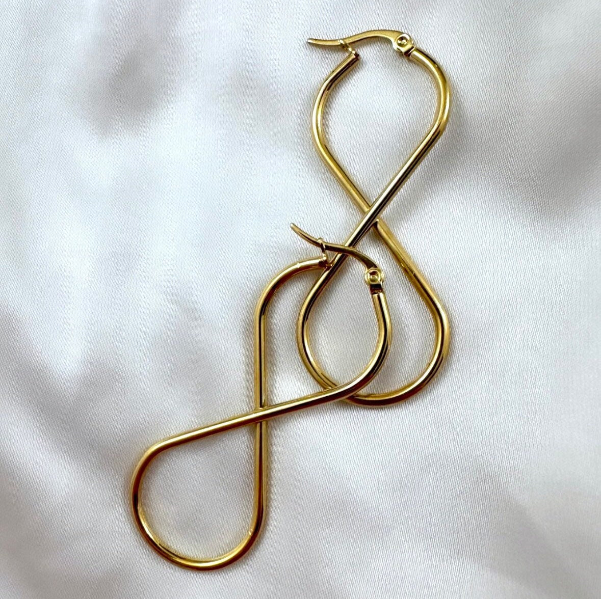 Gold Infinity Hoop Earrings, Infinity Symbol Earrings, Cool Modern Earrings, Waterproof And Tarnish Free Earrings, Twist Hoop Earrings