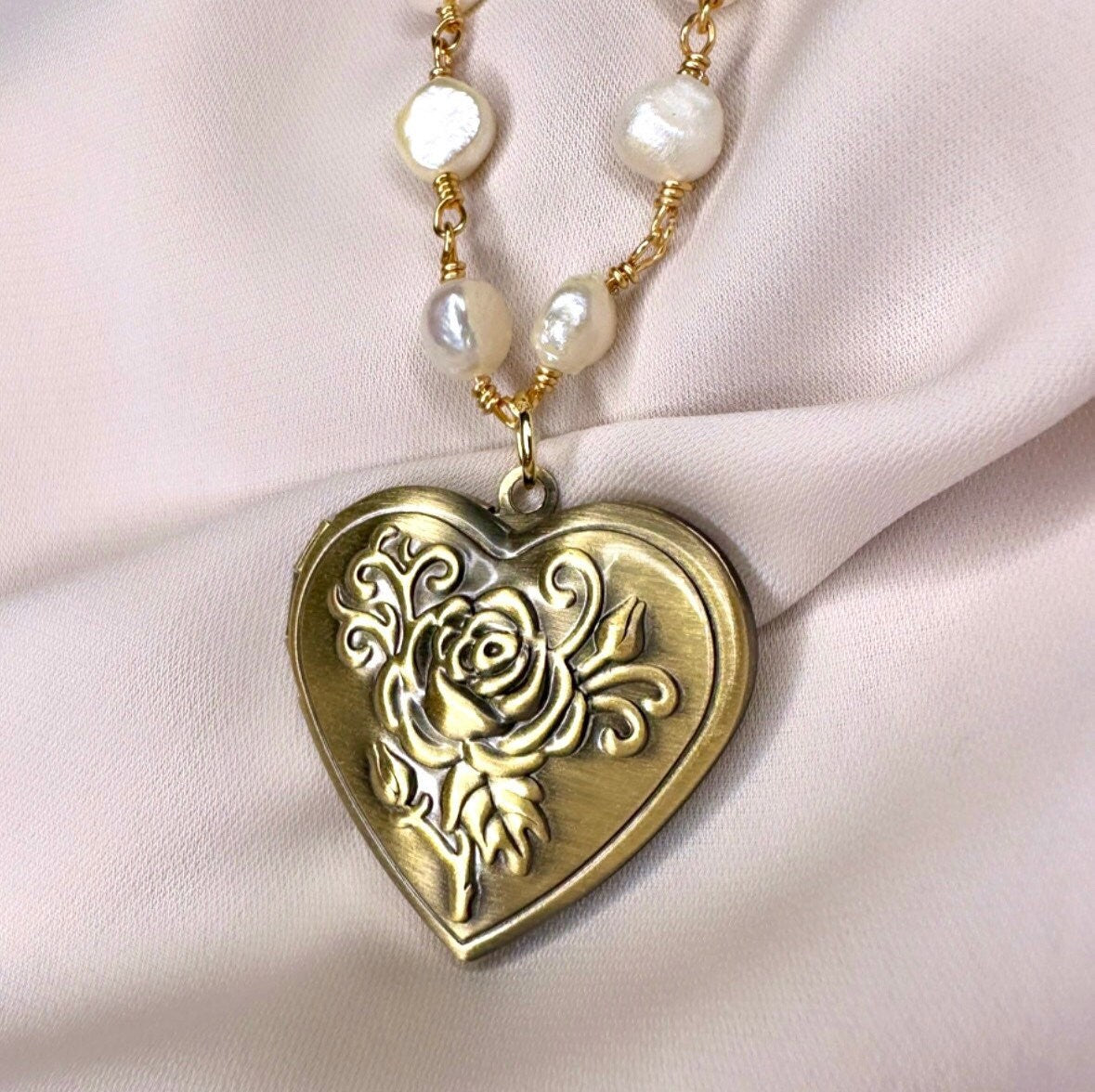 Pearl Locket Necklace, Bronze Heart Necklace, Antique Heart Locket, Antique Locket Necklace, Pearl Heart Necklace, Real Pearl Necklace