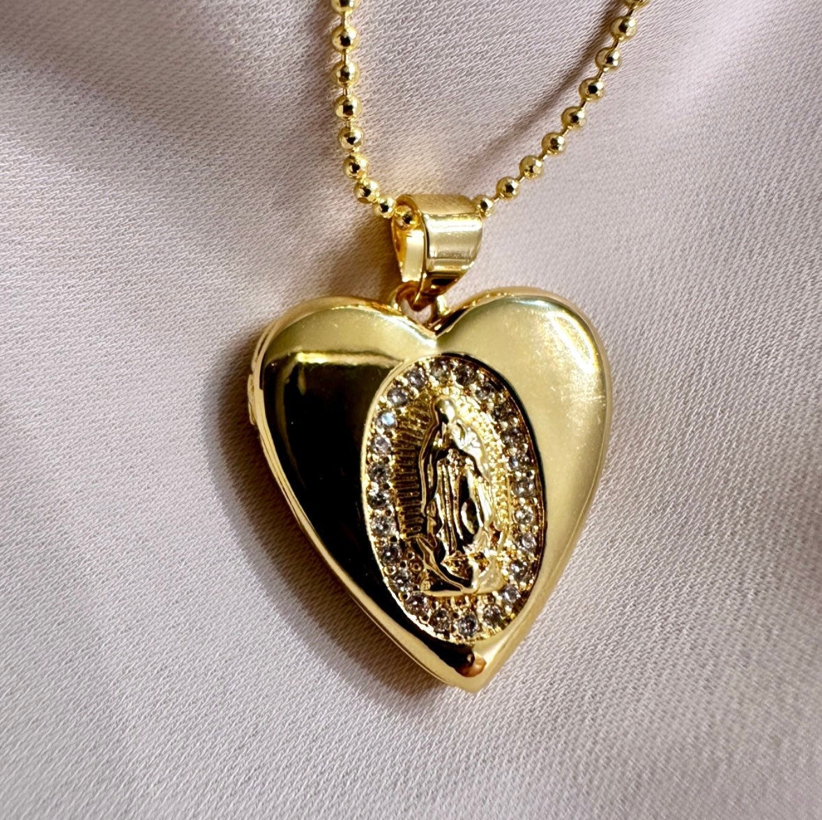 Virgin Mary Locket, Virgin Mary Heart Necklace, Gold Heart Locket Necklace, Sacred Heart Of Jesus Necklace, Valentine's Day Jewelry Gift