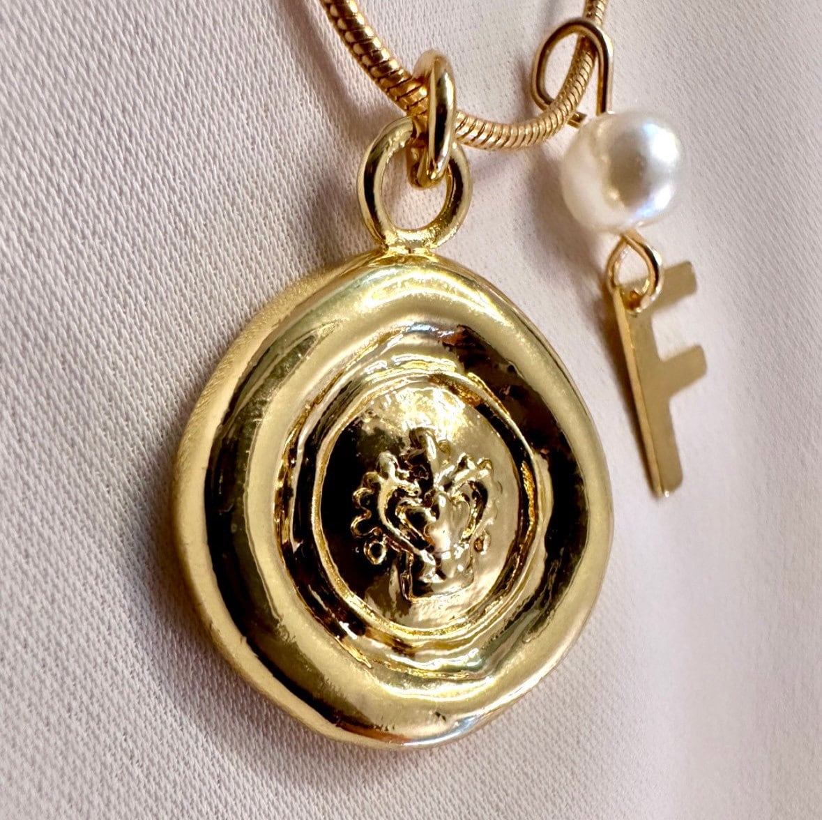 Gold Seal Necklace, Wax Seal Necklace, Gold Crown Necklace, Personalized Initial Necklace, Custom Gold Letter Necklace, Crown Pendant