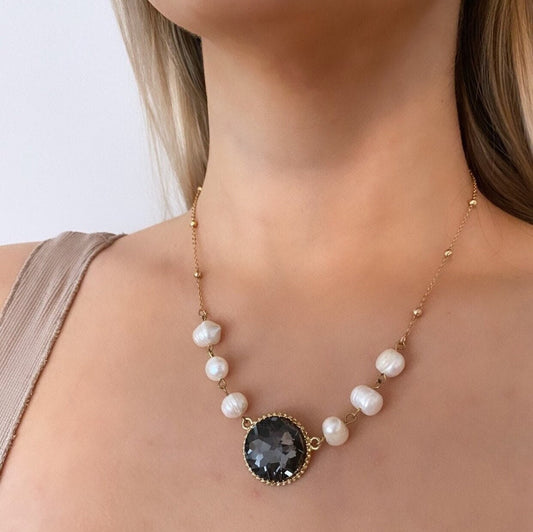 Pearl Statement Necklace, Summer Pearl Necklace, Black Crystal Pendant, Pearl Chain Necklace, Vacation Necklace