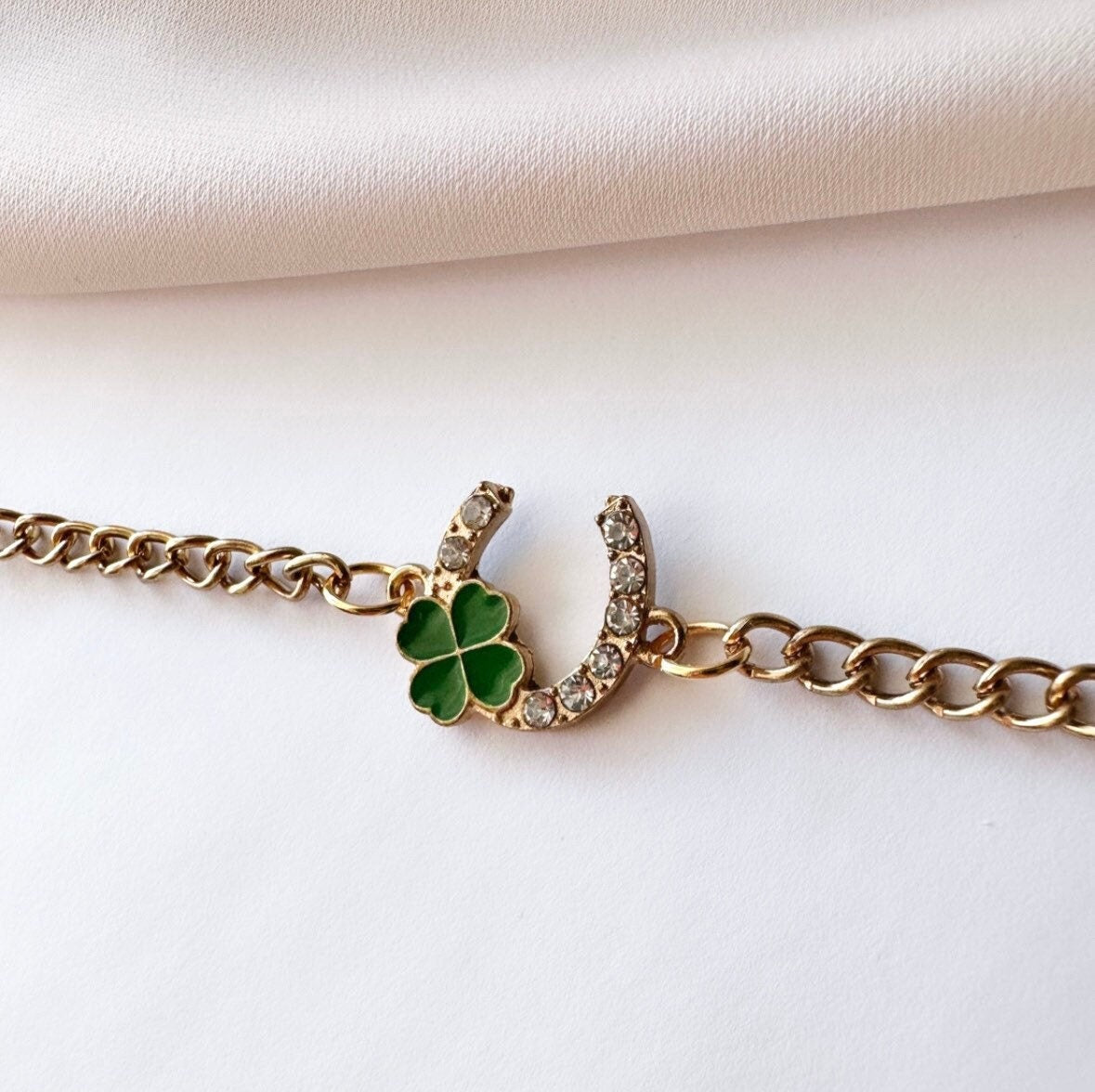 Horseshoe Choker, Lucky Horseshoe Necklace, Tiny Clover Necklace, Clover Choker, Green Shamrock Necklace, Lucky Charm Necklace