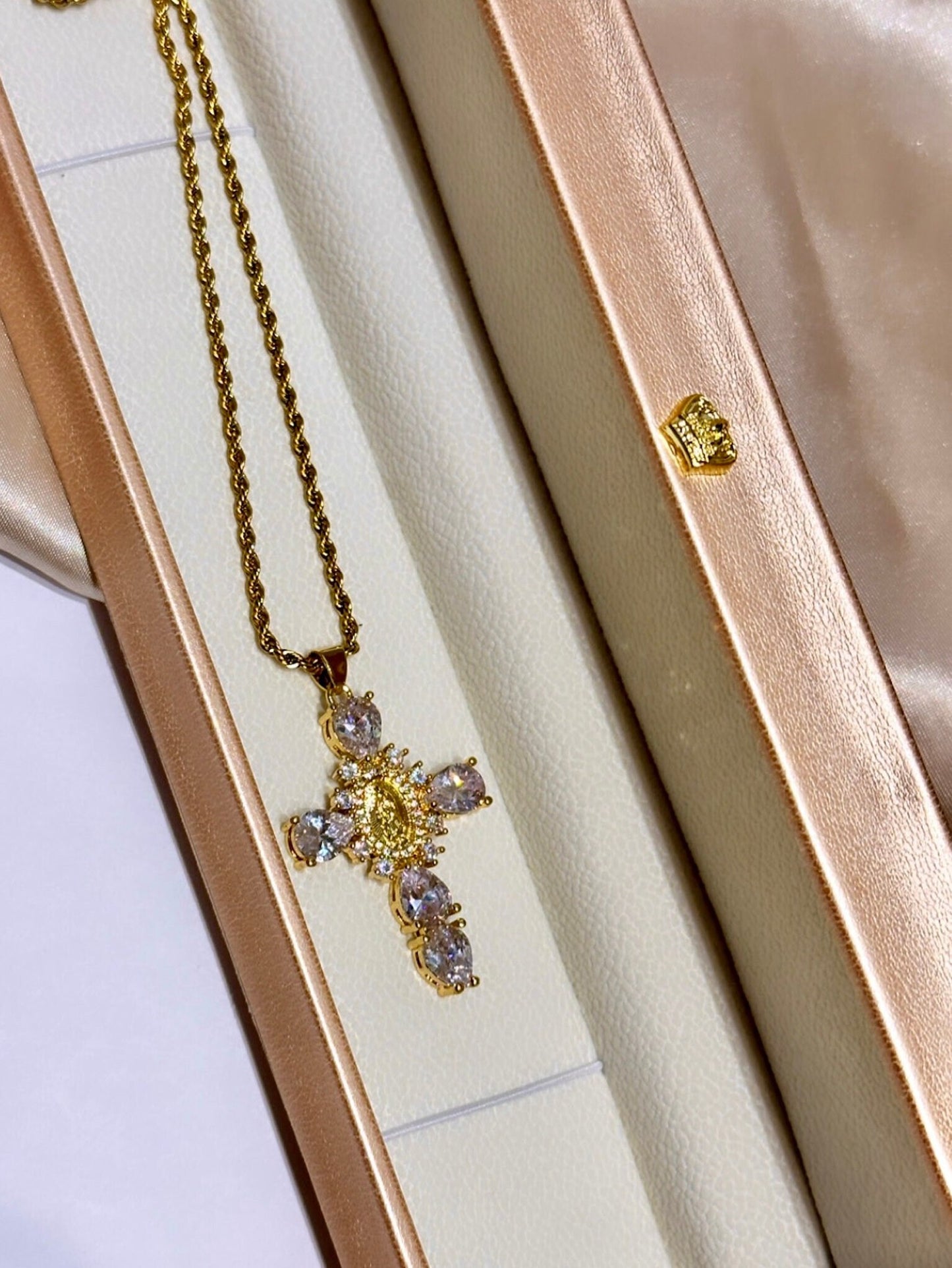 Rope Chain Cross Necklace, Renaissance Cross Necklace, 18K Gold Cross Necklace, Virgin Mary Cross Pendant Necklace, Medieval Cross Pendant