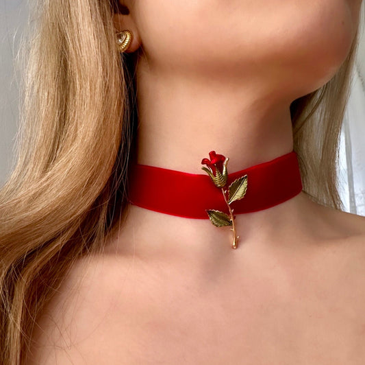 Red Rose Choker, Rose Choker Necklace, Red Velvet Choker, Velvet Ribbon Choker, Goth Rose Jewelry, Romantic Necklace, Red Flower Necklace