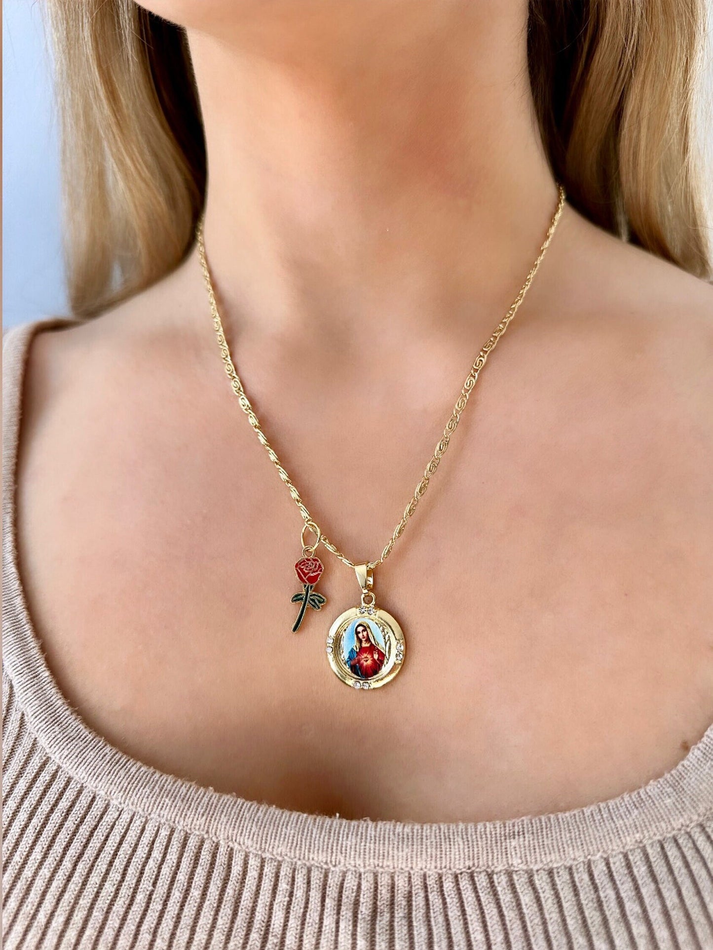 Virgin Mary Medallion, Gold Virgin Mary Necklace, Virgin Mary Portrait, Red Rose Necklace, Virgin Mary Medal, Mother's Day Necklace Mom Gift