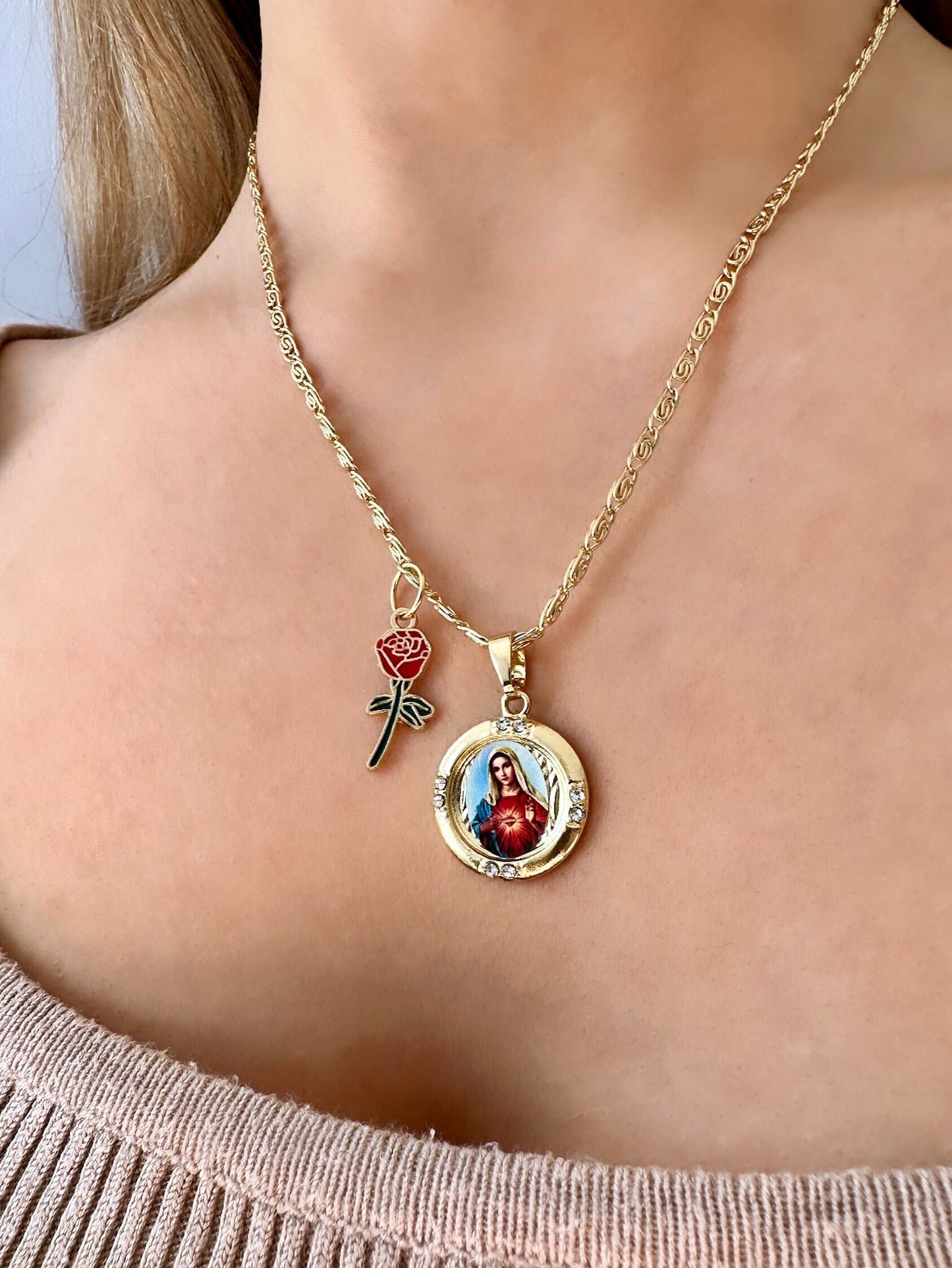 Virgin Mary Medallion, Gold Virgin Mary Necklace, Virgin Mary Portrait, Red Rose Necklace, Virgin Mary Medal, Mother's Day Necklace Mom Gift