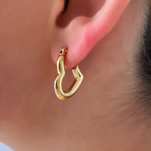 Gold Heart Hoop Earrings, Small Heart Hoops, Small Heart Earrings, Gold Heart Hoops, Minimalist Hoop Earrings, Old Money Earrings Waterproof