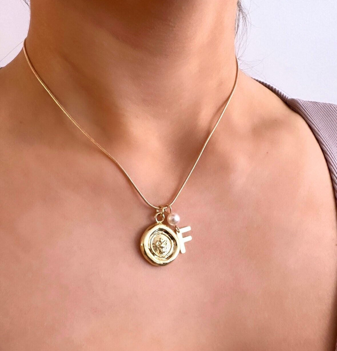 Gold Seal Necklace, Wax Seal Necklace, Gold Crown Necklace, Personalized Initial Necklace, Custom Gold Letter Necklace, Crown Pendant