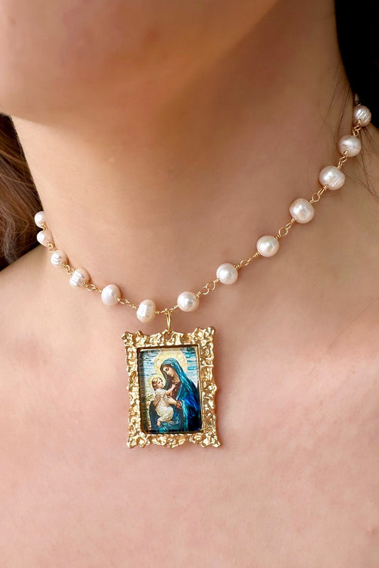 Religious Choker Necklace, Virgin Mary Pendant Color, Statement Pearl Necklace, Virgin Mary and Baby Jesus, Real Pearl Necklace Baptism Gift